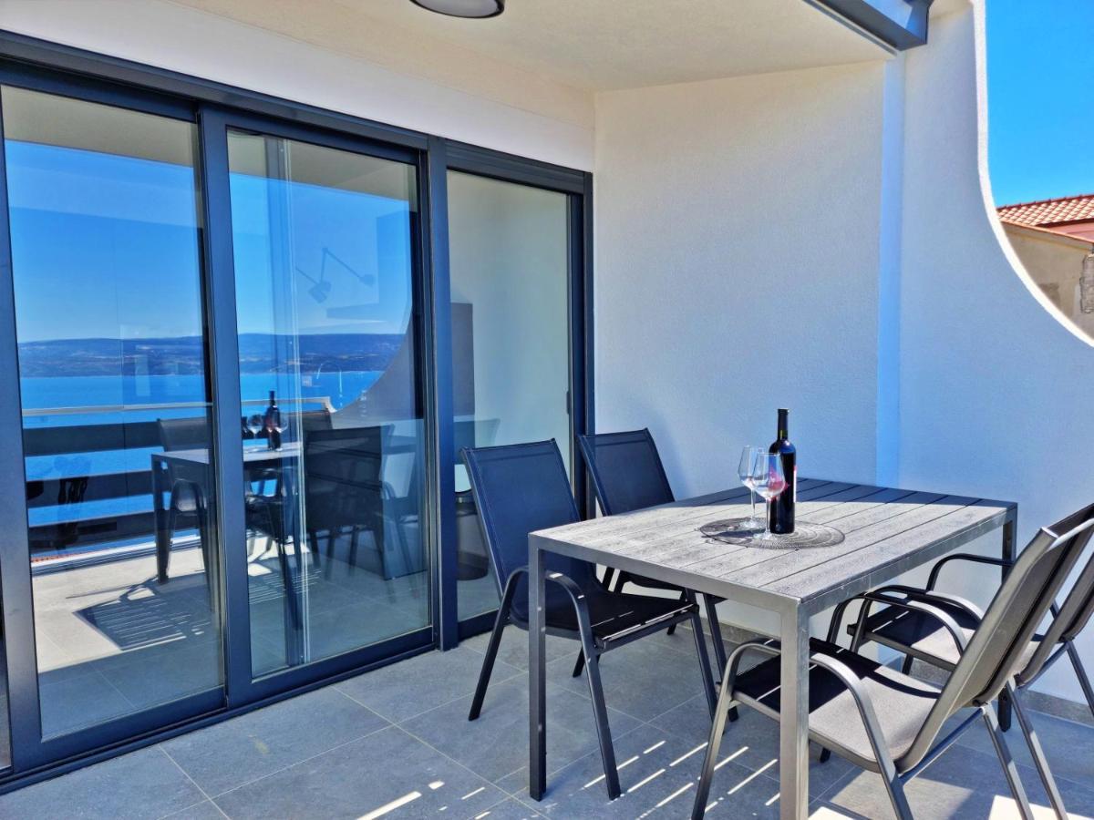 Apartments Slavica Омиш Экстерьер фото