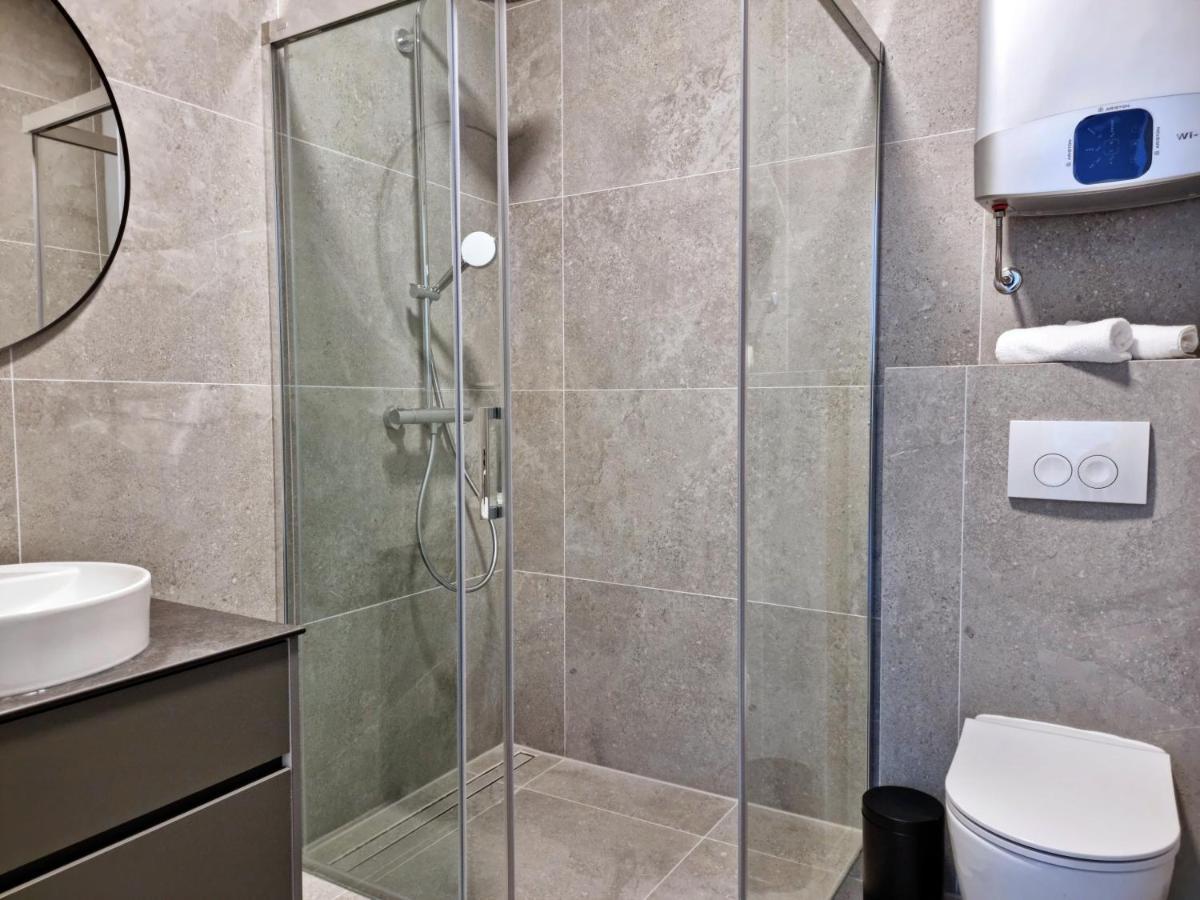 Apartments Slavica Омиш Экстерьер фото